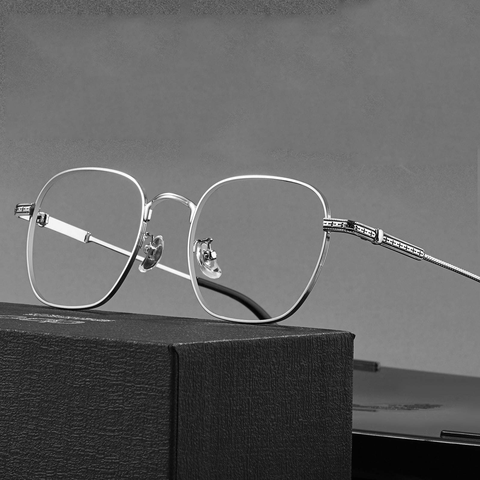08008 Lunettes anciennes uniques en alliage brossé