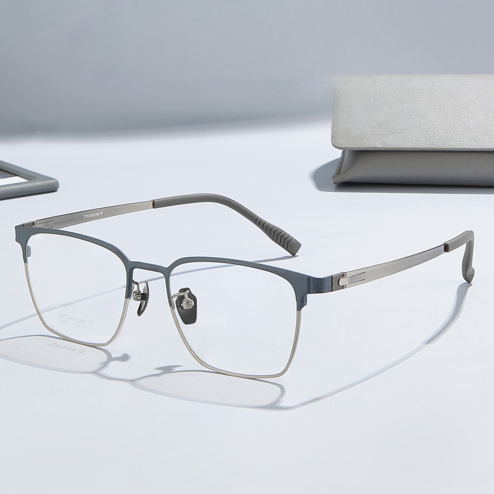 1283 Lunettes bicolores en titane pur sans points de soudure