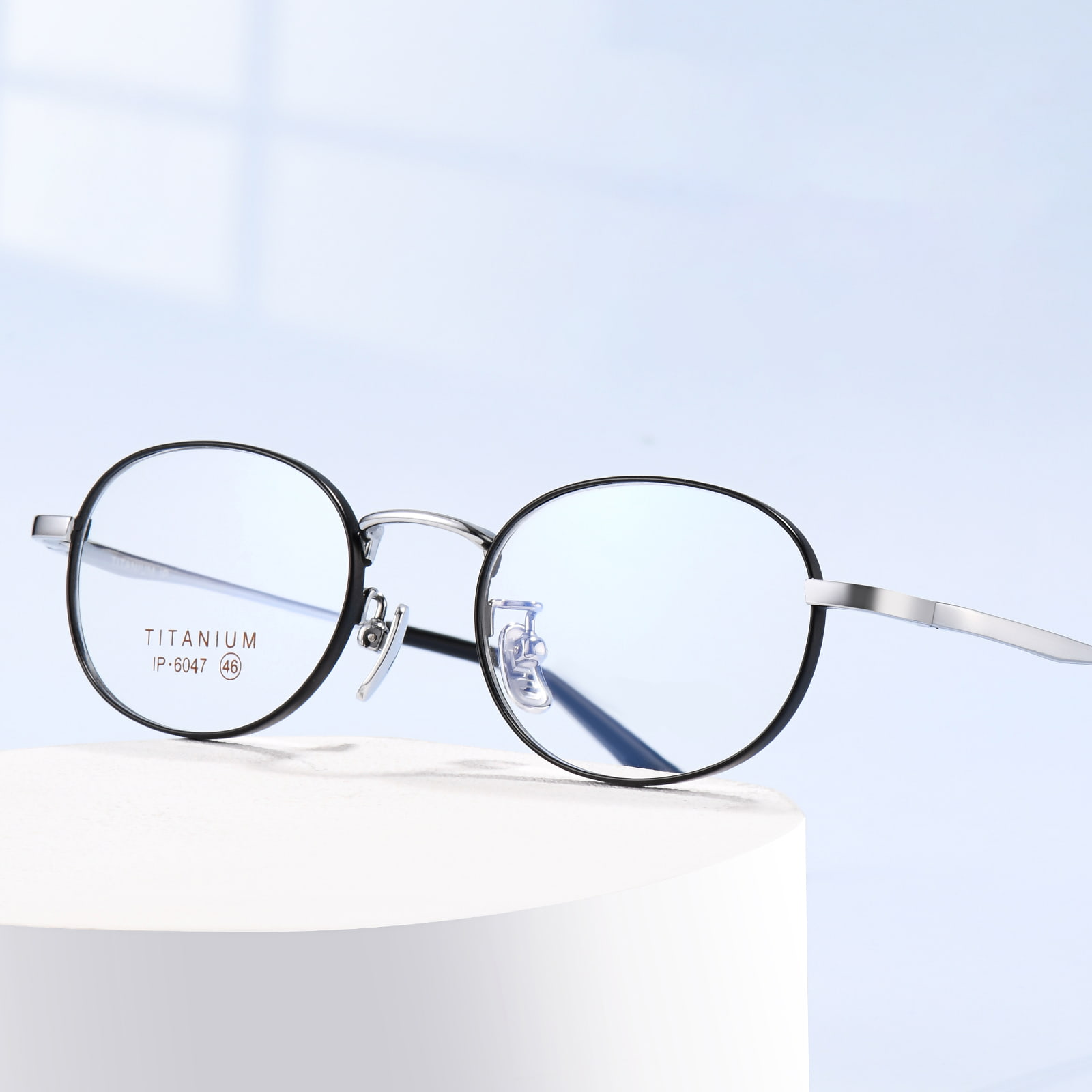 6047 Lunettes en titane pur non allergènes à larges bords