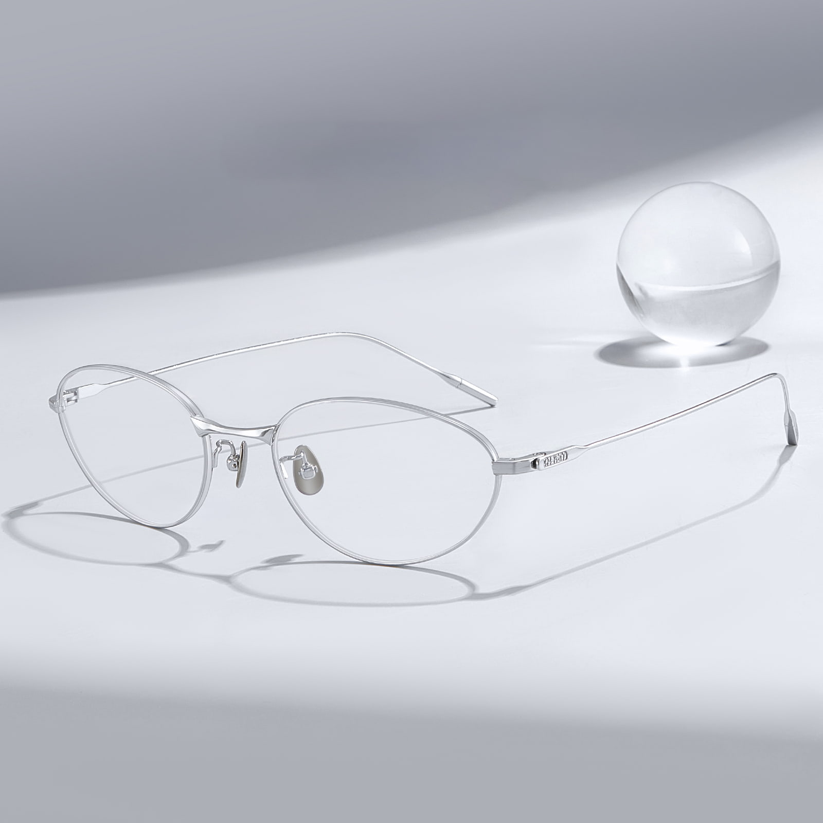 Lunettes ovales œil-de-chat en titane pur, riches en couleurs, Fade