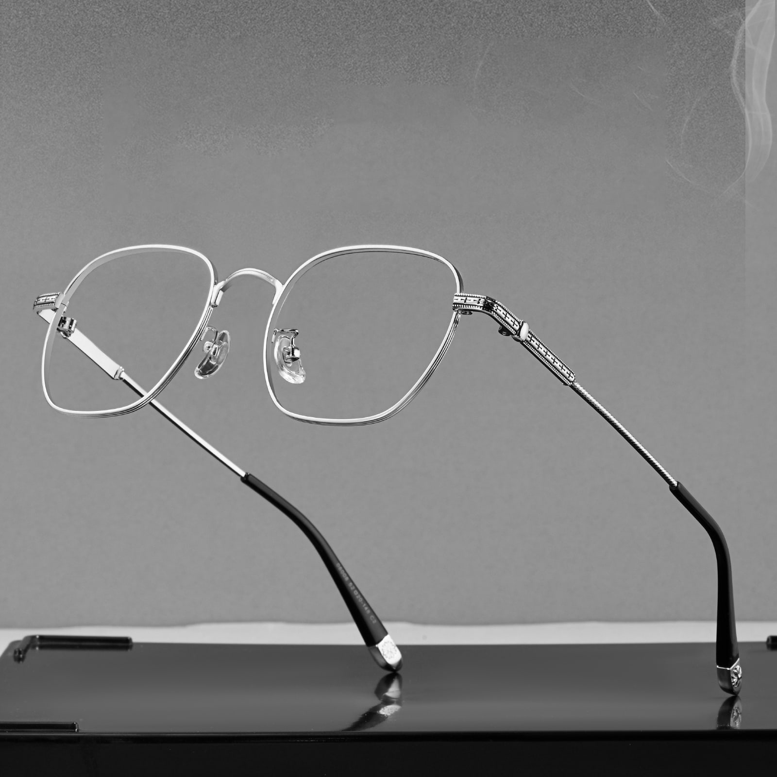 08008 Lunettes anciennes uniques en alliage brossé