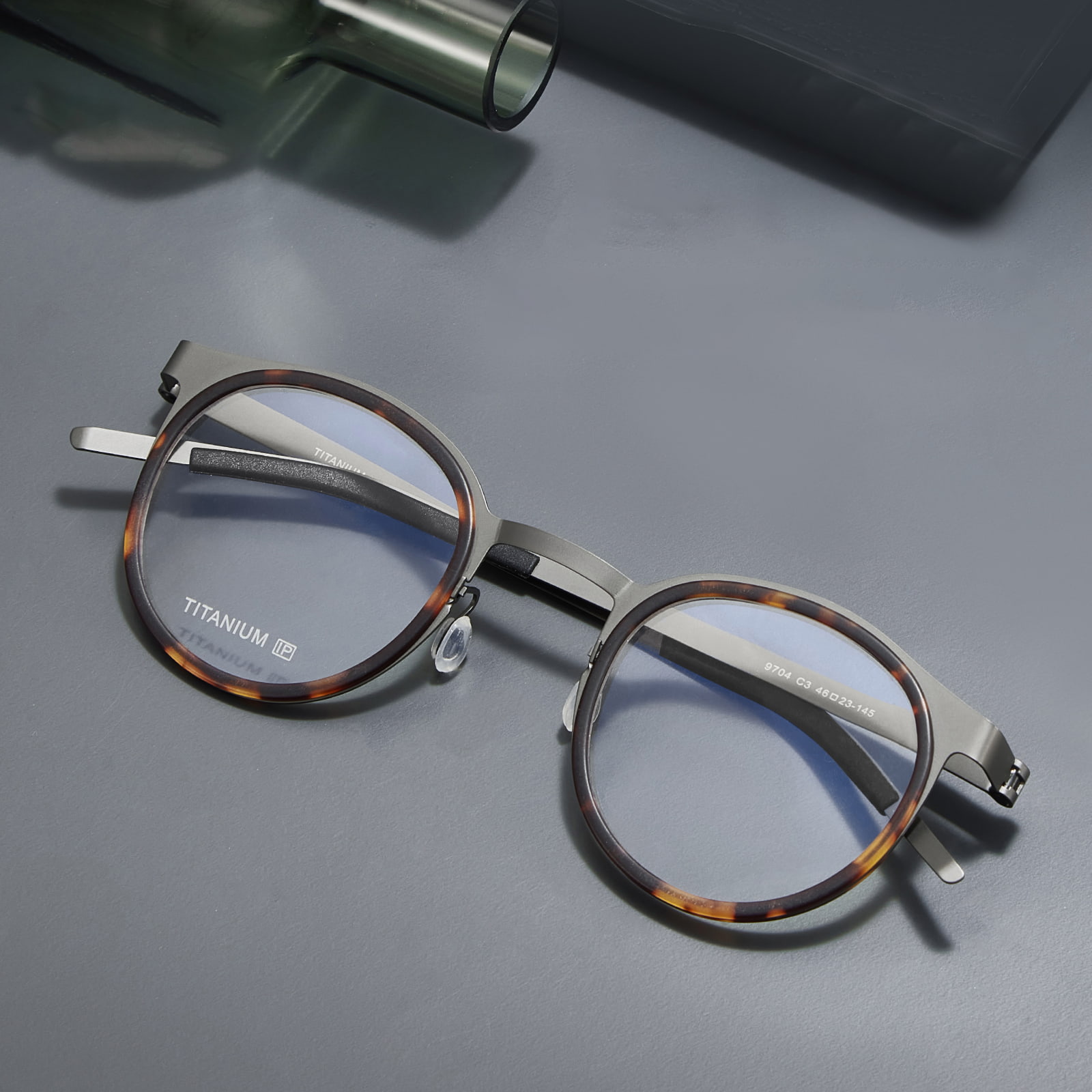 9704 Lunettes en titane pur sans vis à jante séparée