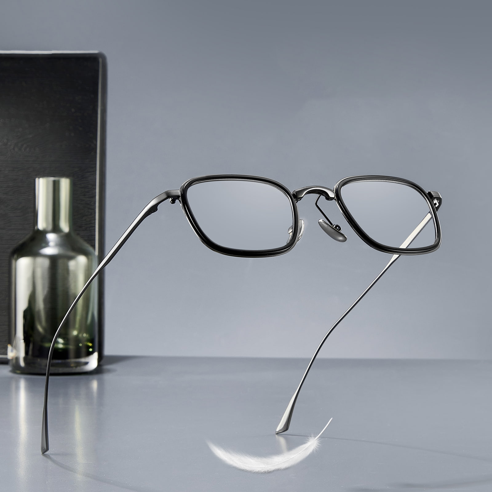 19052 Lunettes en titane pur uniques sans pression de style japonais