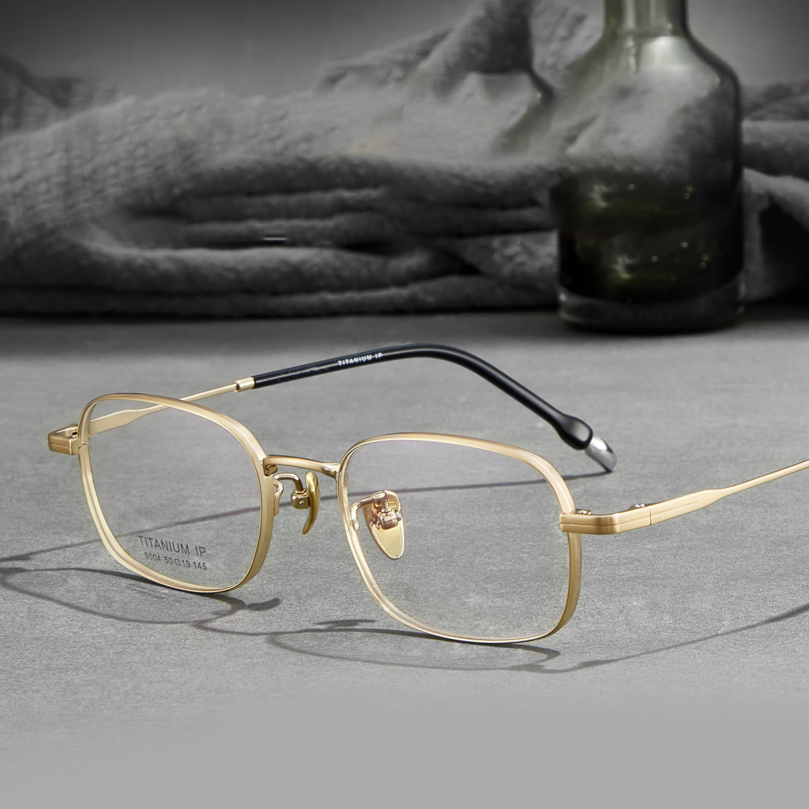 Lunettes en titane pur antidérapantes à larges bords 9004