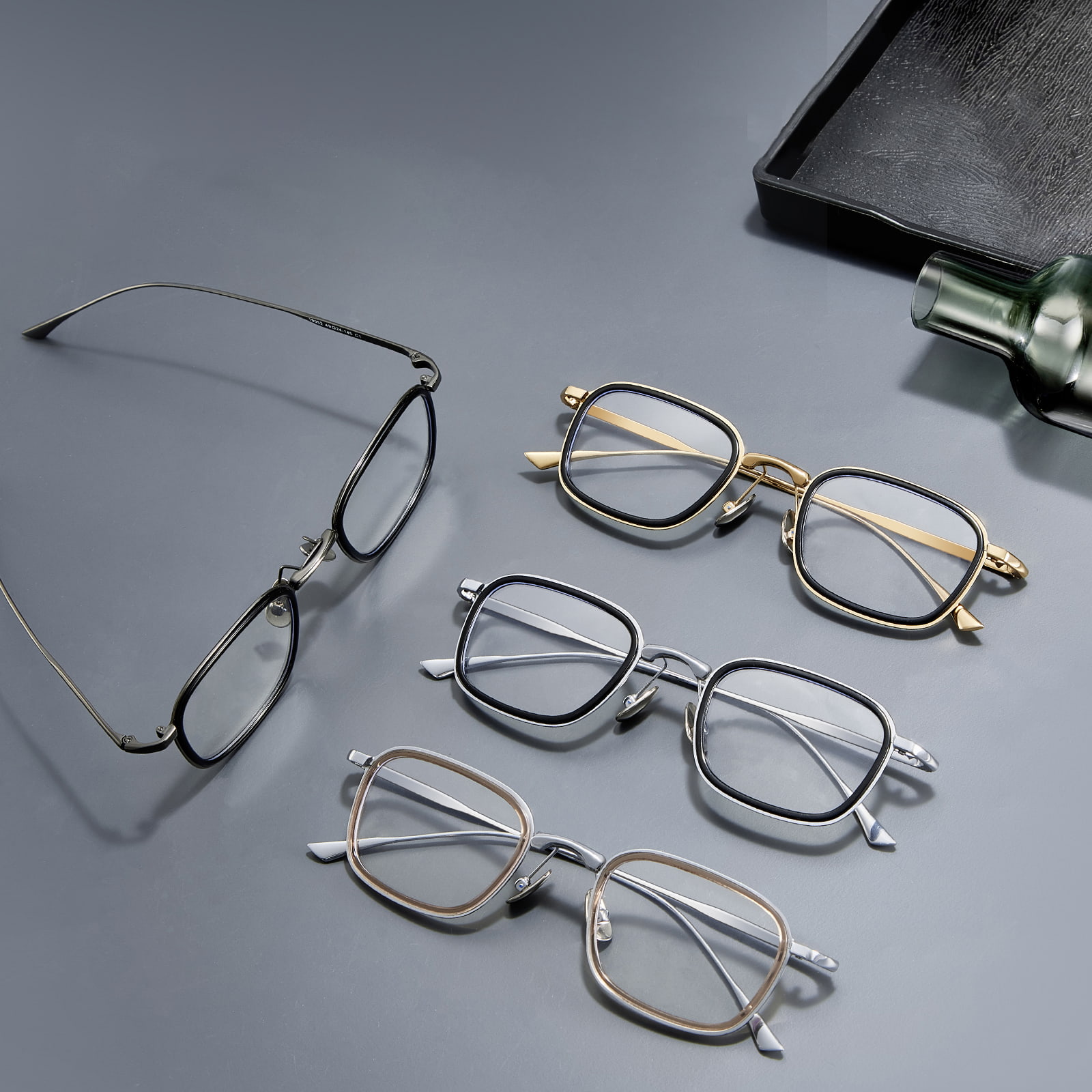 19052 Lunettes en titane pur uniques sans pression de style japonais